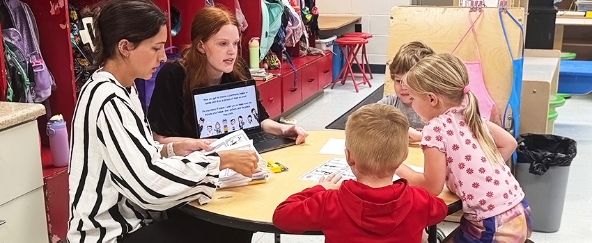 Kilby students talking with Student Teacher